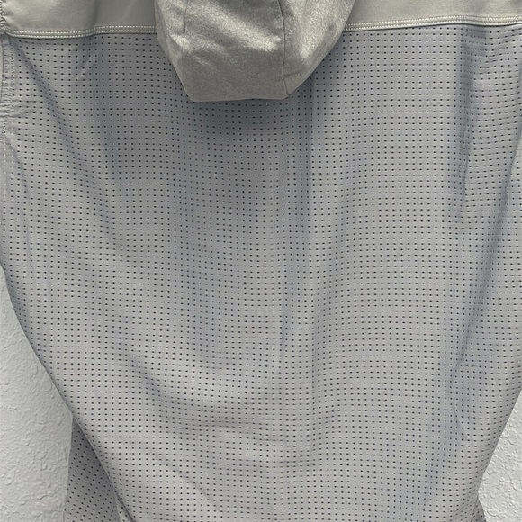 Lululemon M’s Sz L Stealth Hooded Sleeveless
Heathered Battleship. Exclt Cndtn - Picture 7 of 12
